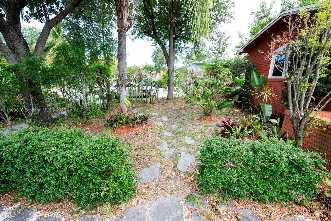 House in Miami, Florida, United States 4 - 17202166