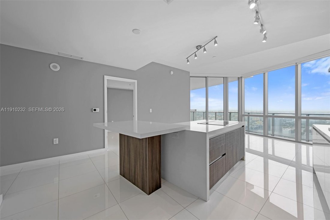 Condo in Miami, Florida, United States 4 - 17204336