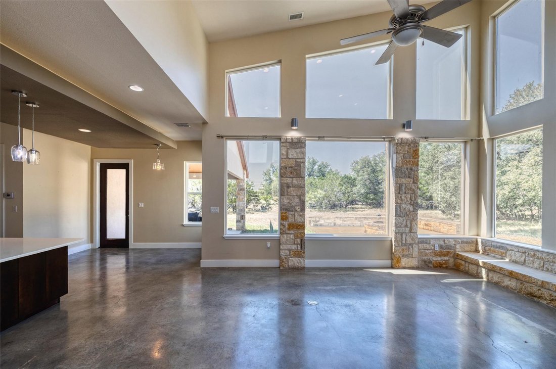 House in Concan, Texas, United States 5 - 17208475