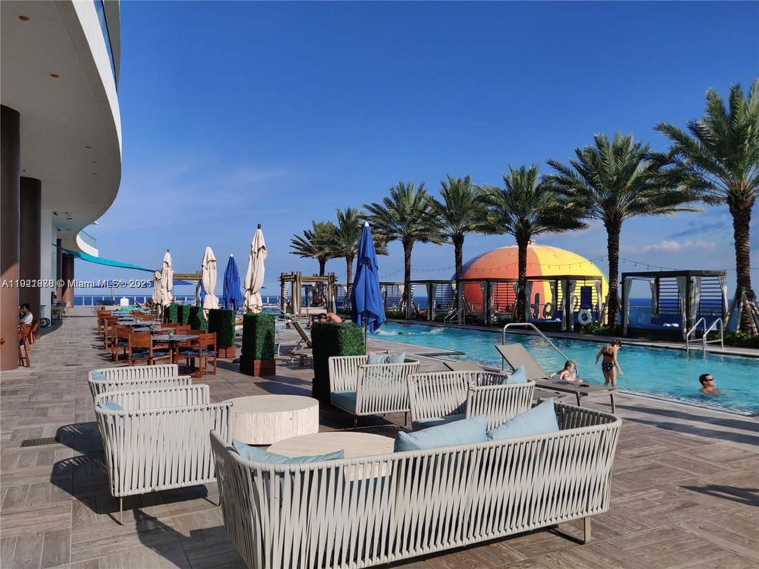 Condo in Hallandale Beach, Florida, United States 4 - 17203451