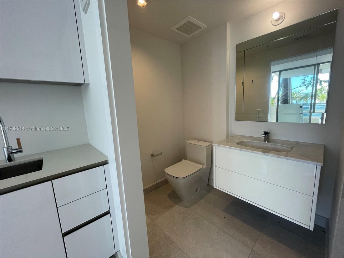 Condo in Sunny Isles Beach, Florida, United States 4 - 17203131