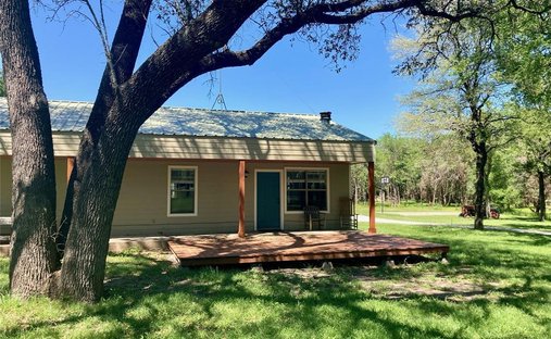 House in Clifton, Texas, United States 1