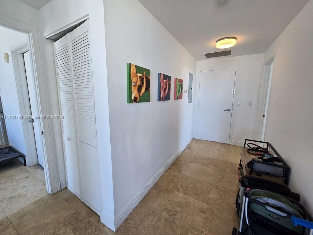 Condo in Miami, Florida, United States 3 - 17205730