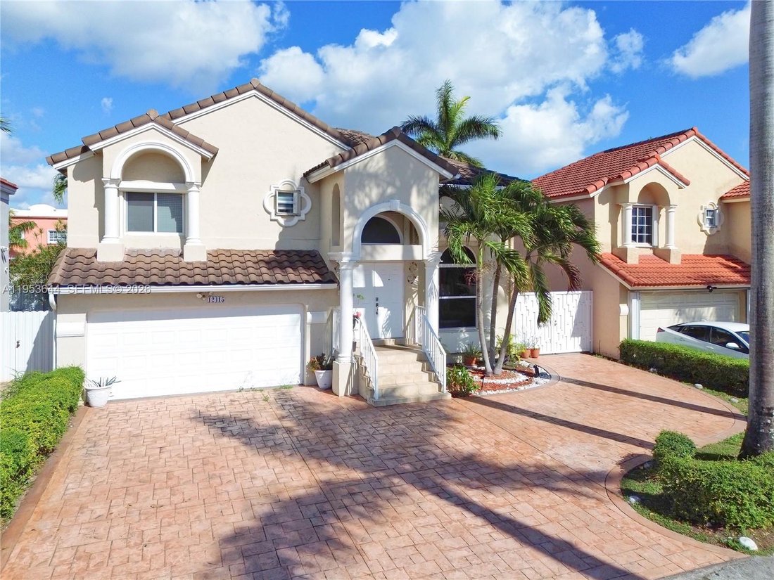 House in Miami, Florida, United States 1 - 17205694
