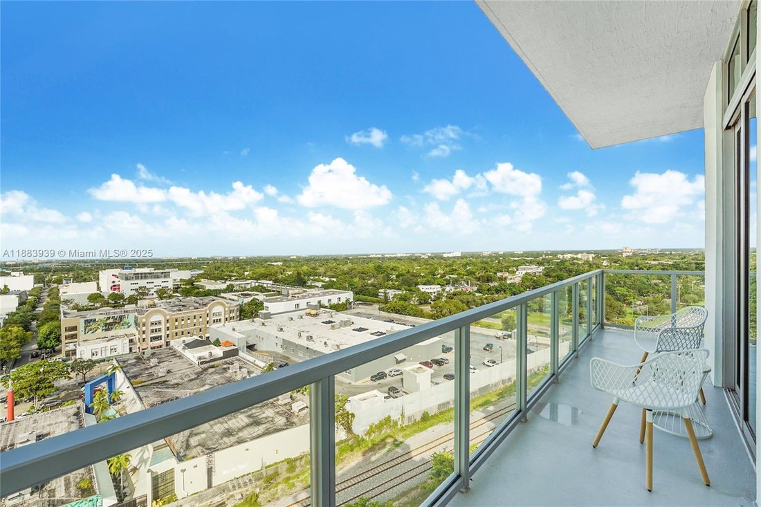 Condo in Miami, Florida, United States 5 - 17203408