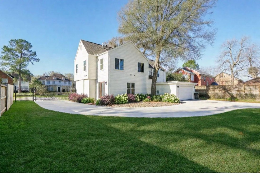 House in Houston, Texas, United States 3 - 17209023