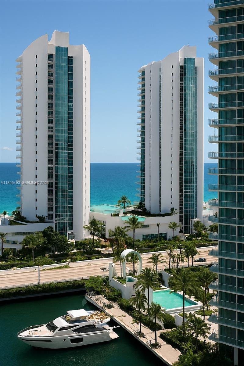 Condo in Sunny Isles Beach, Florida, United States 1 - 17207094