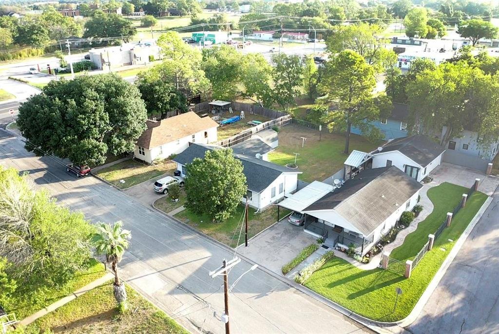 Brenham, Texas, United States 5 - 17208992