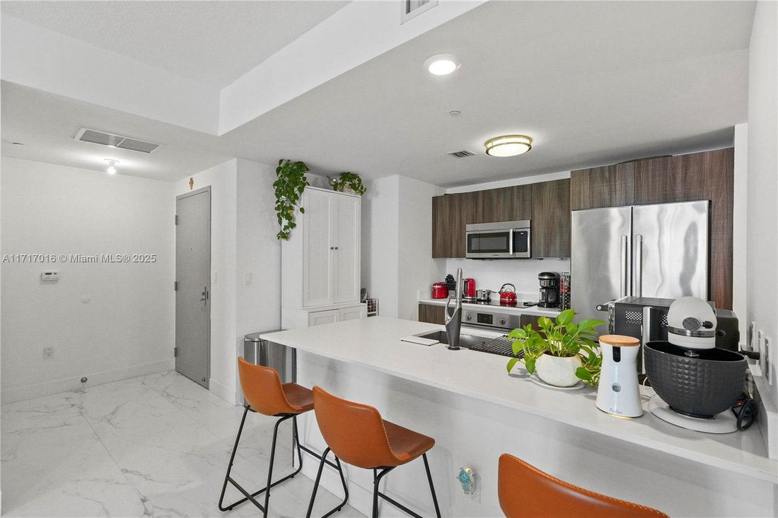 Condo in Miami, Florida, United States 2 - 17203636