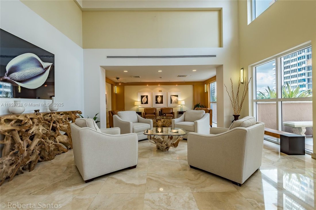 Condo in Hallandale Beach, Florida, United States 2 - 17205250