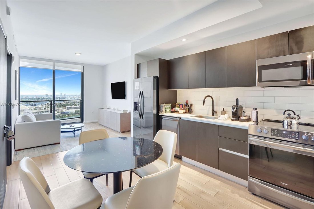 Condo in Miami, Florida, United States 4 - 17203320