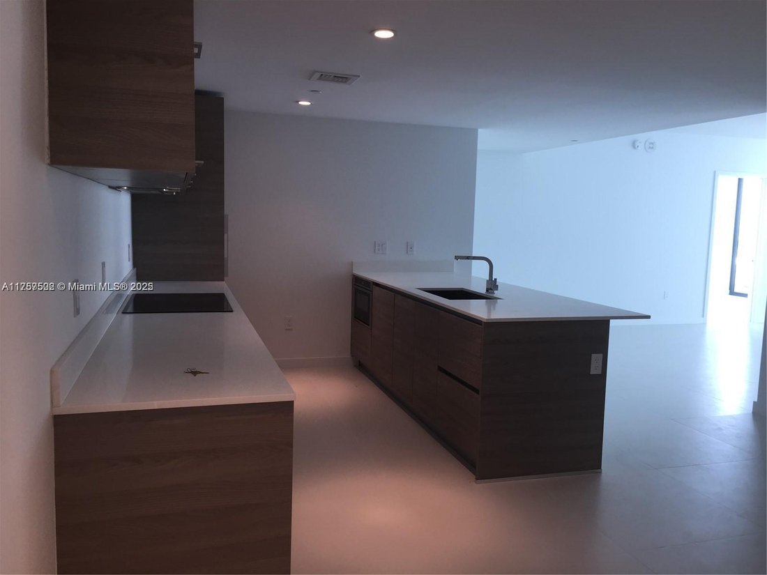 Condo in Miami, Florida, United States 2 - 17202823