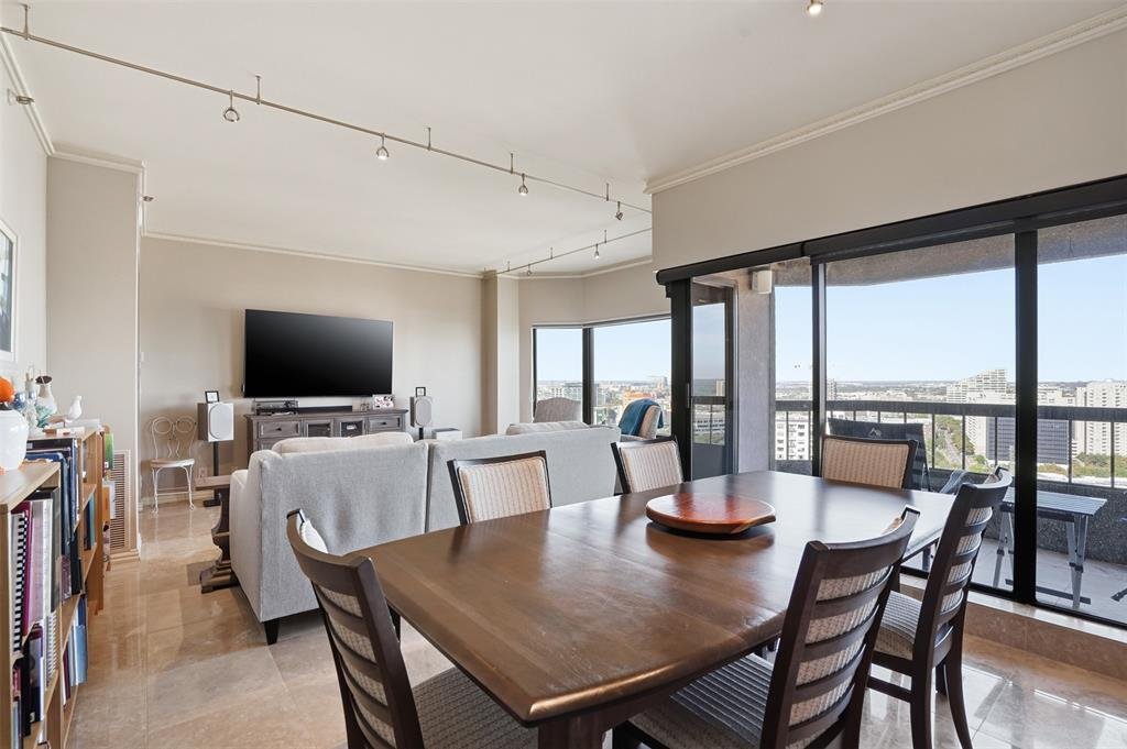 Condo in Dallas, Texas, United States 3 - 17212148