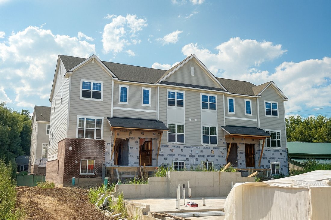 House in Des Plaines, Illinois, United States 1 - 17205102