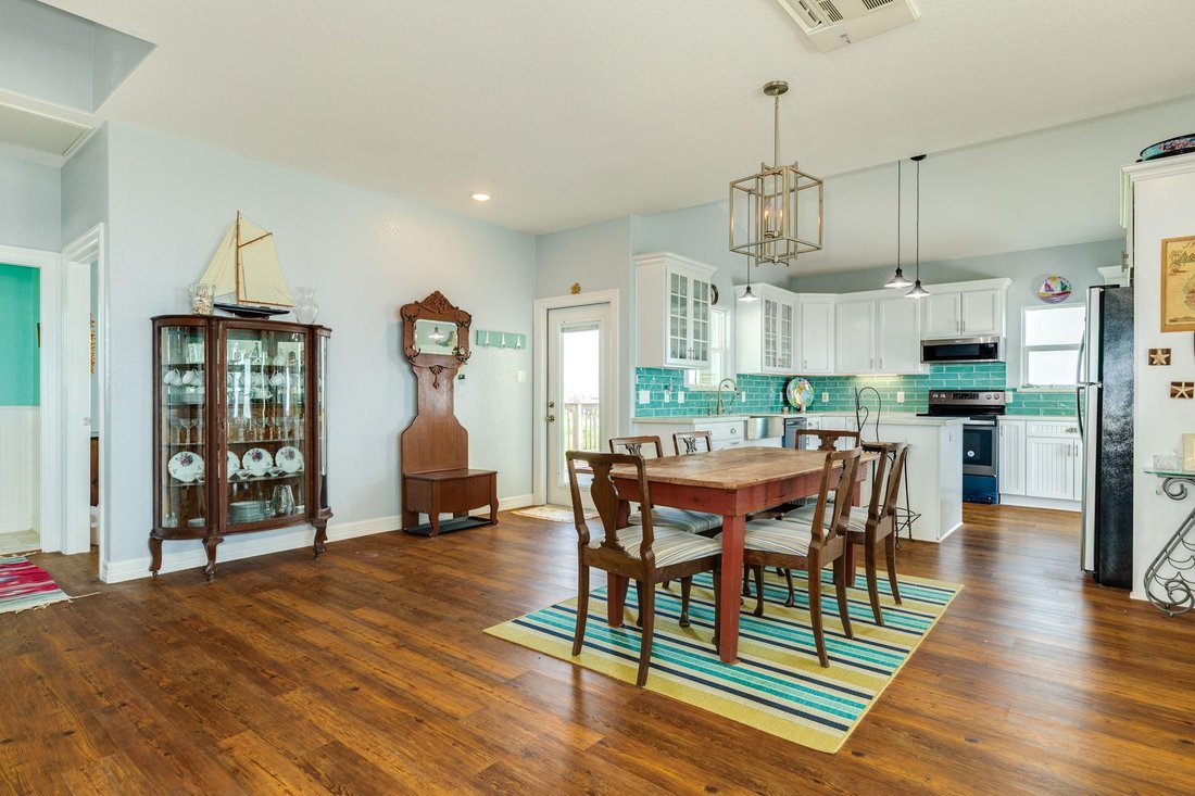 House in Freeport, Texas, United States 5 - 17209569