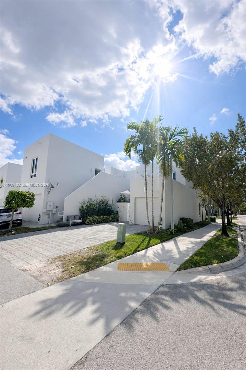 Townhouse in Doral, Florida, United States 3 - 17202405