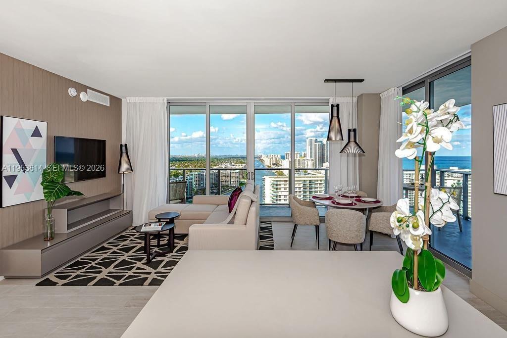 Condo in Hollywood, Florida, United States 1 - 17202313
