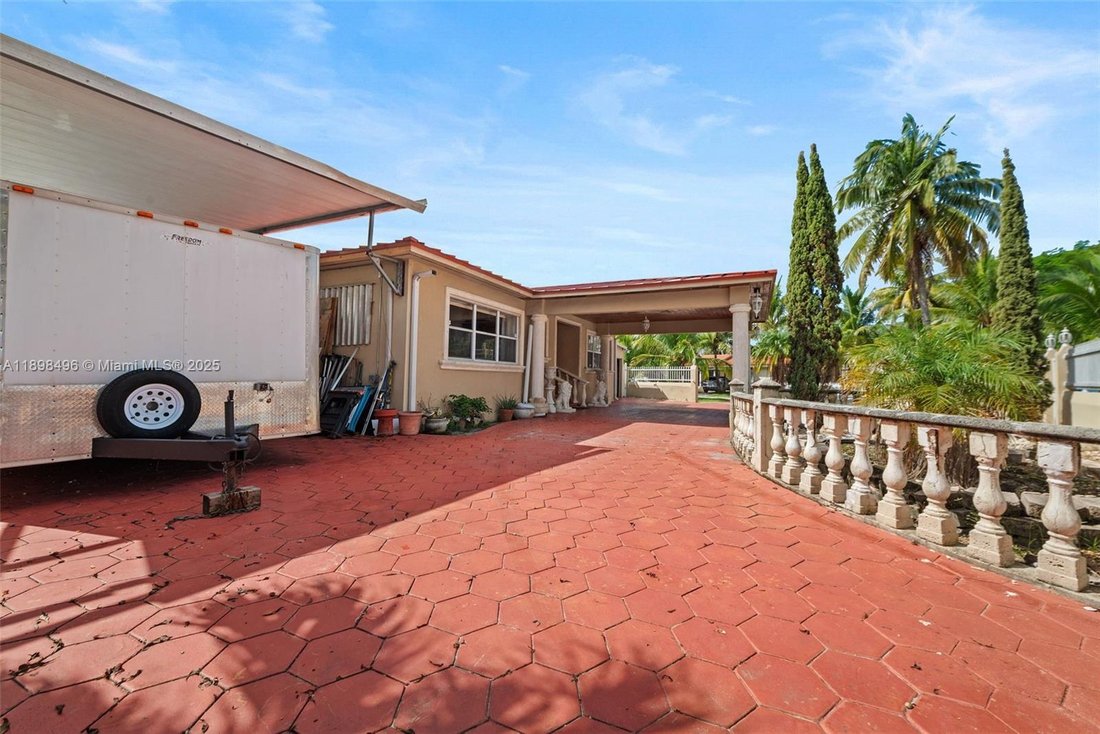 House in Hialeah, Florida, United States 2 - 17204708