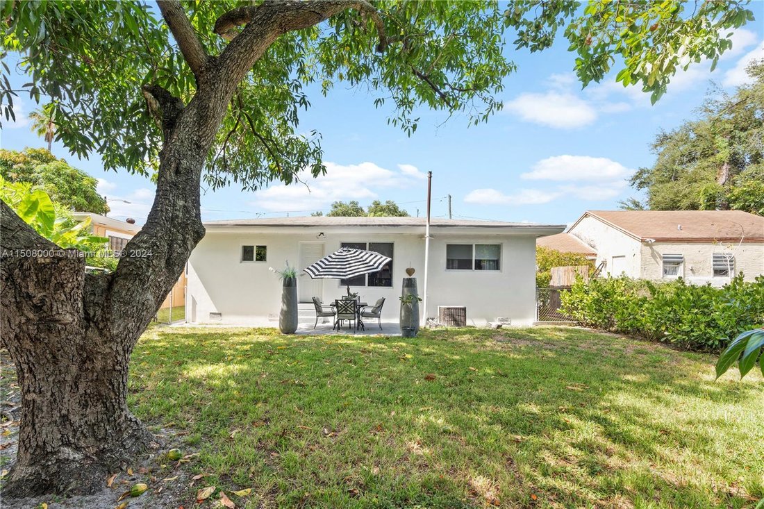 House in Miami, Florida, United States 2 - 17202290