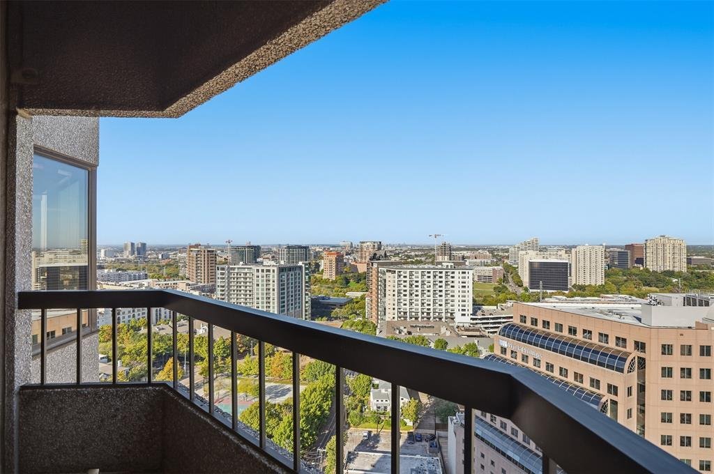 Condo in Dallas, Texas, United States 5 - 17212148