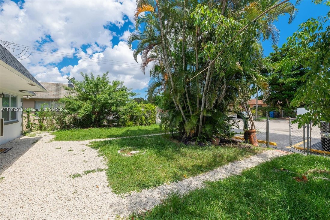 Wilton Manors, Florida, United States 3 - 17202461