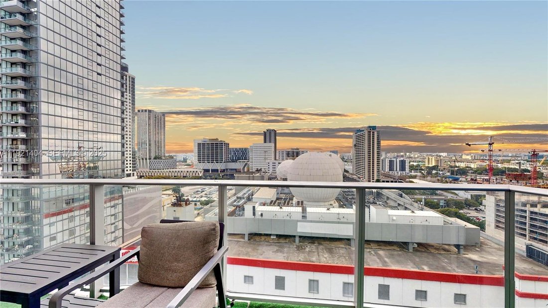 Condo in Miami, Florida, United States 2 - 17202645