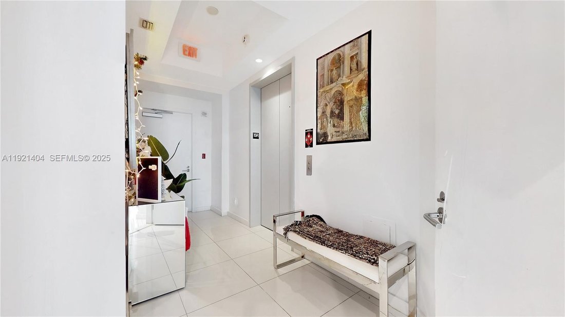 Condo in Miami, Florida, United States 3 - 17202645