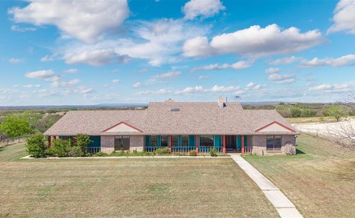 House in Blanket, Texas, United States 1