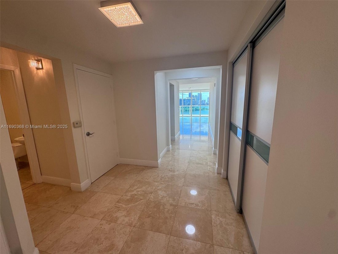 Condo in Aventura, Florida, United States 3 - 17202250