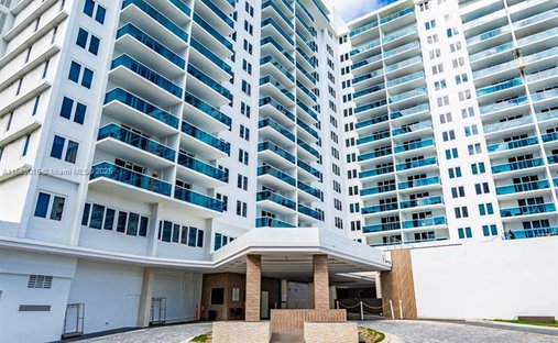 Condo in Miami Beach, Florida, United States 1