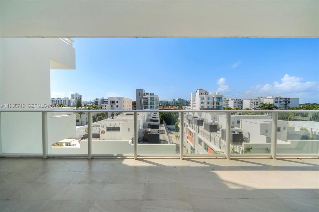 Condo in Bal Harbour, Florida, United States 3 - 17205376