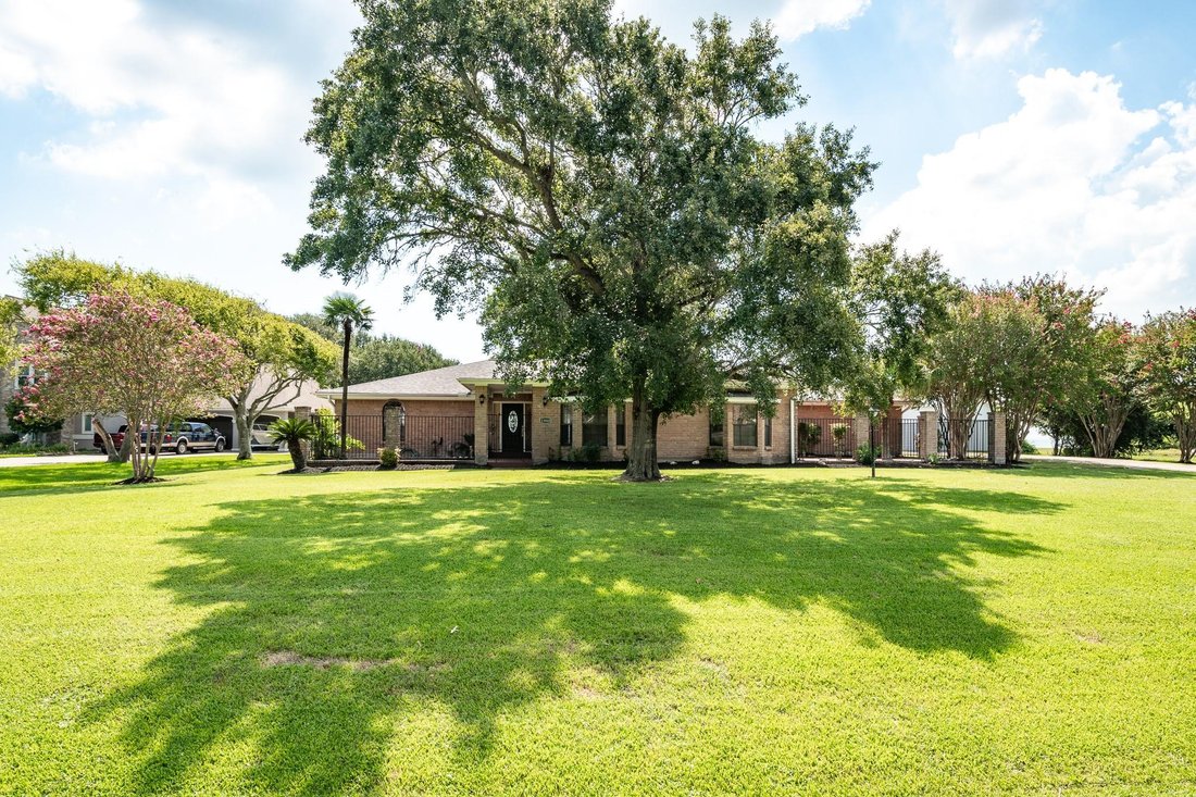 House in Baytown, Texas, United States 2 - 17208640