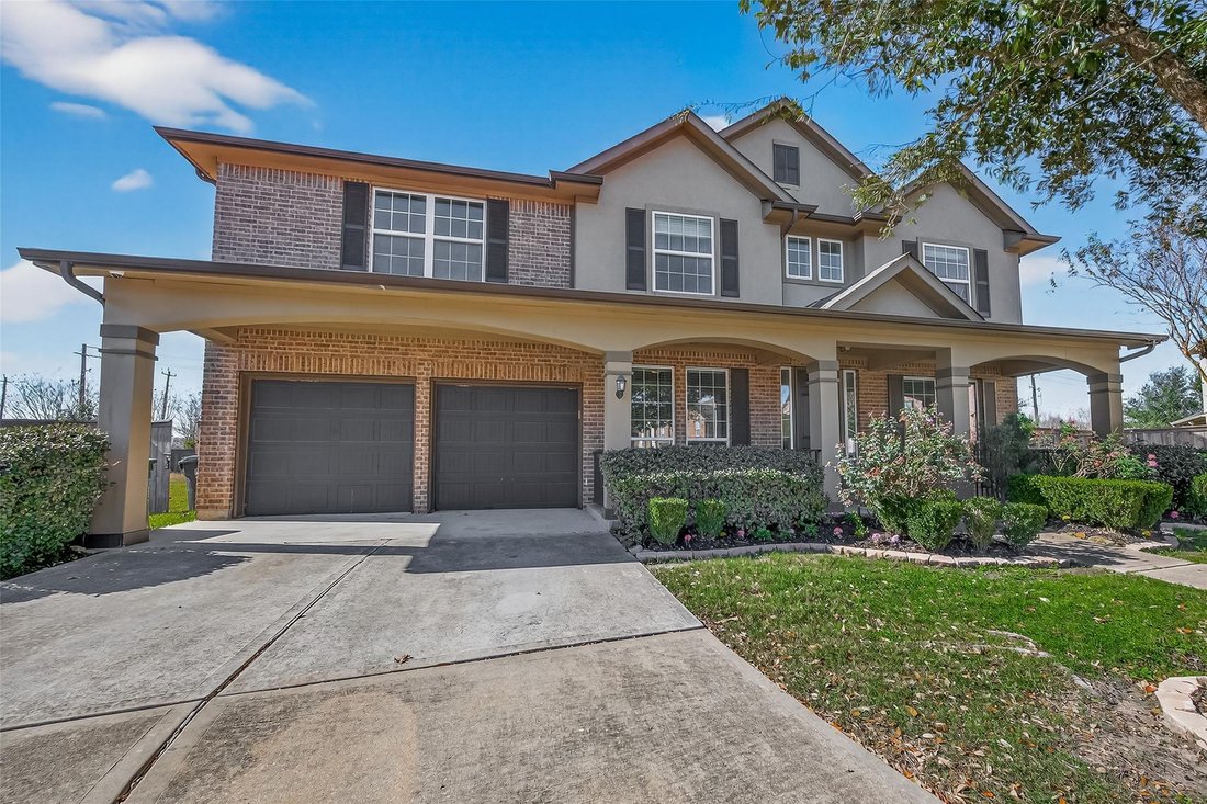 House in Brookside Village, Texas, United States 2 - 17209308