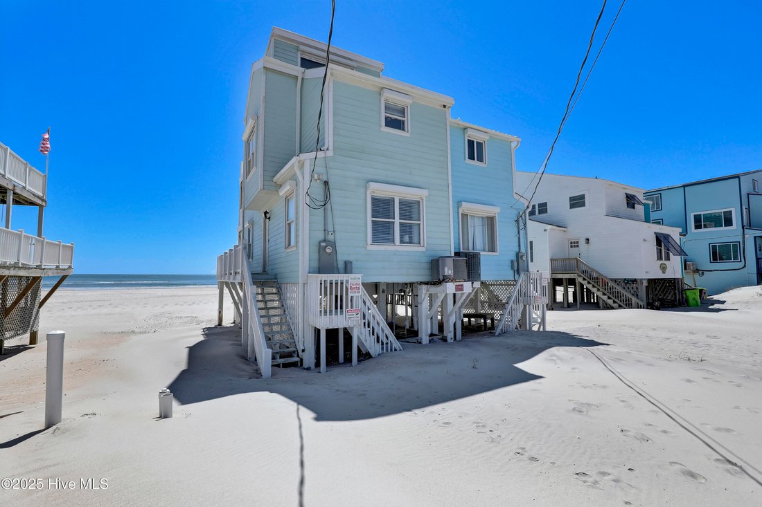 Townhouse in North Topsail Beach, North Carolina, United States 3 - 17195888