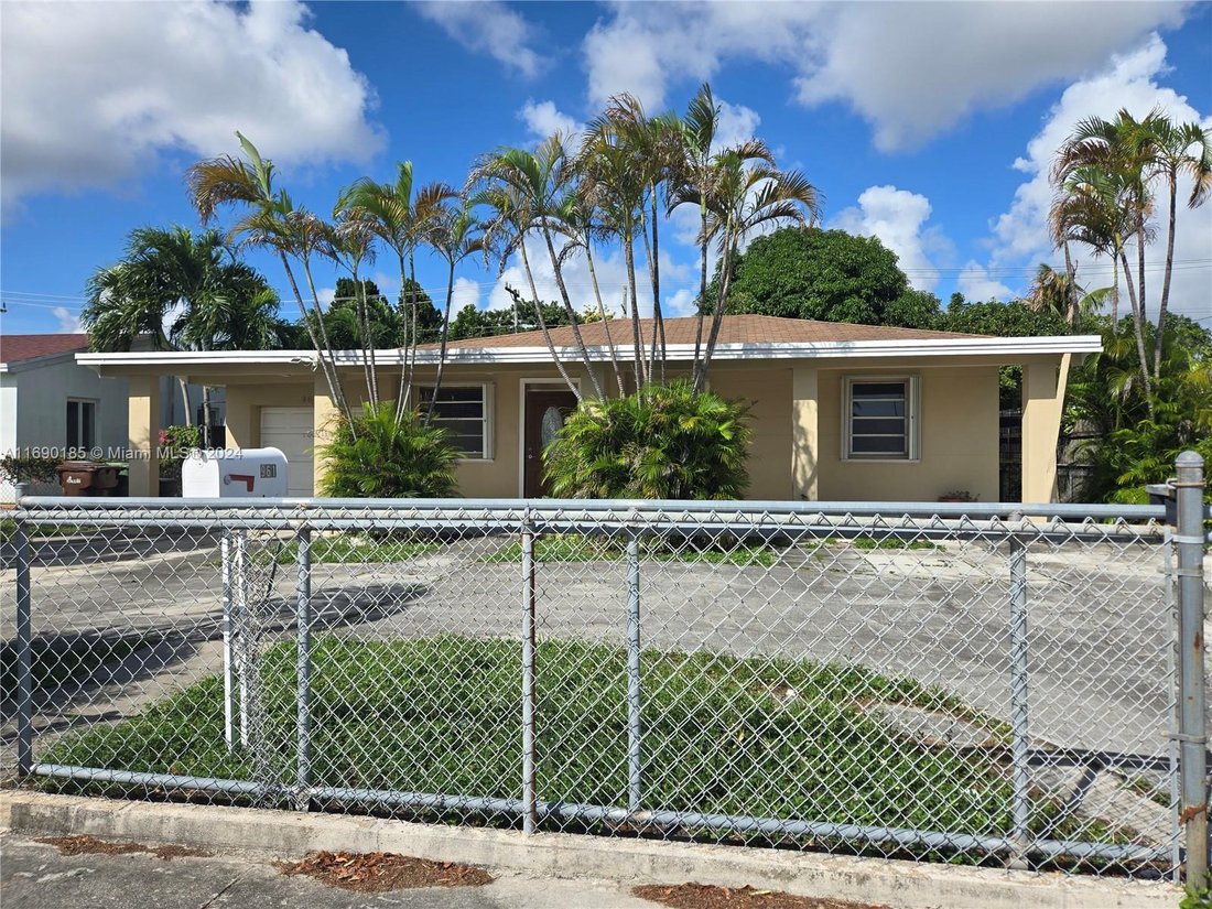 House in Hialeah, Florida, United States 3 - 17203971