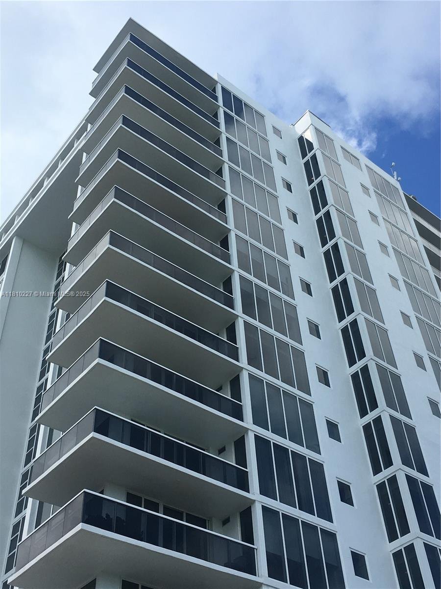 Condo in Bal Harbour, Florida, United States 1 - 17202280