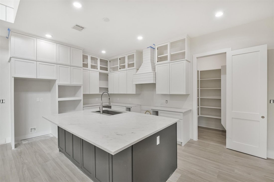 House in Conroe, Texas, United States 3 - 17208518