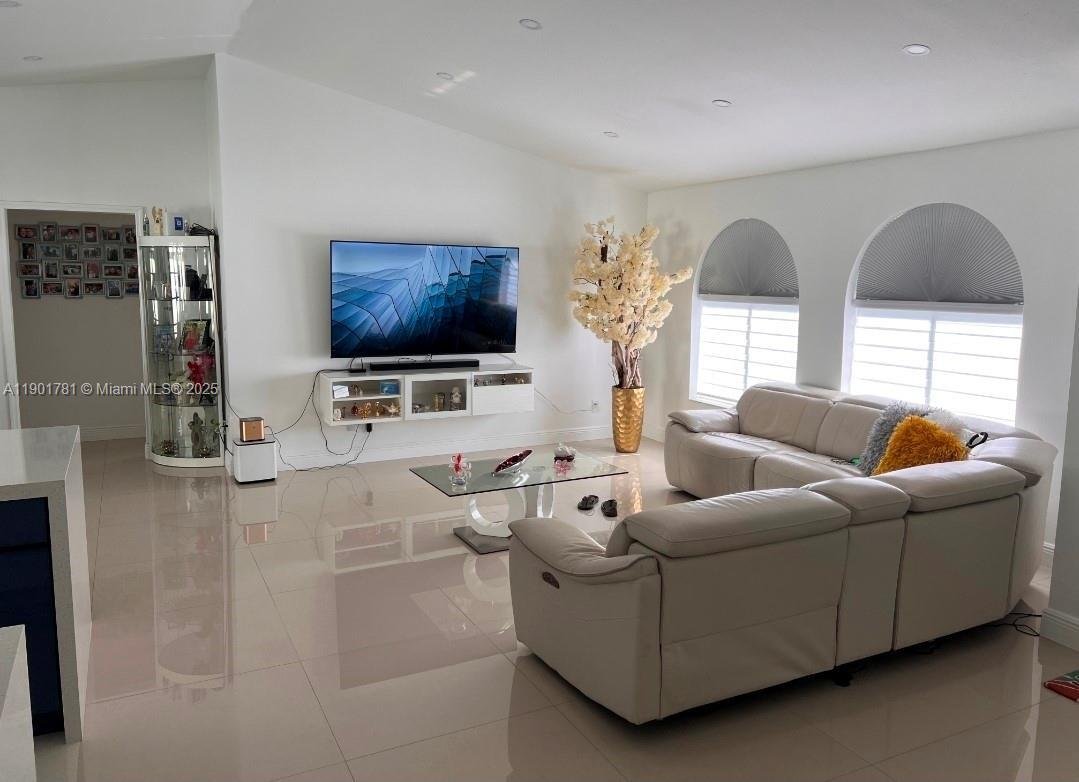 House in Miami, Florida, United States 4 - 17202792