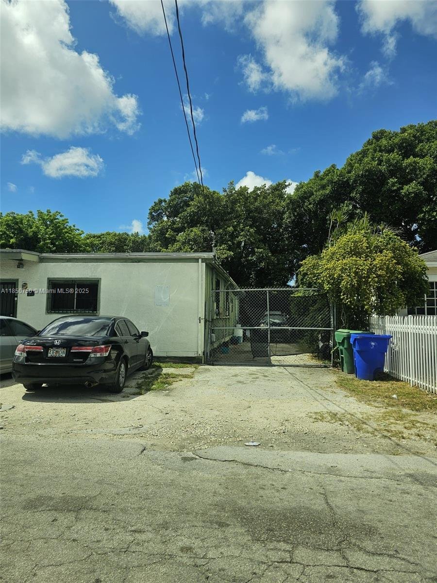 House in Miami, Florida, United States 4 - 17202877