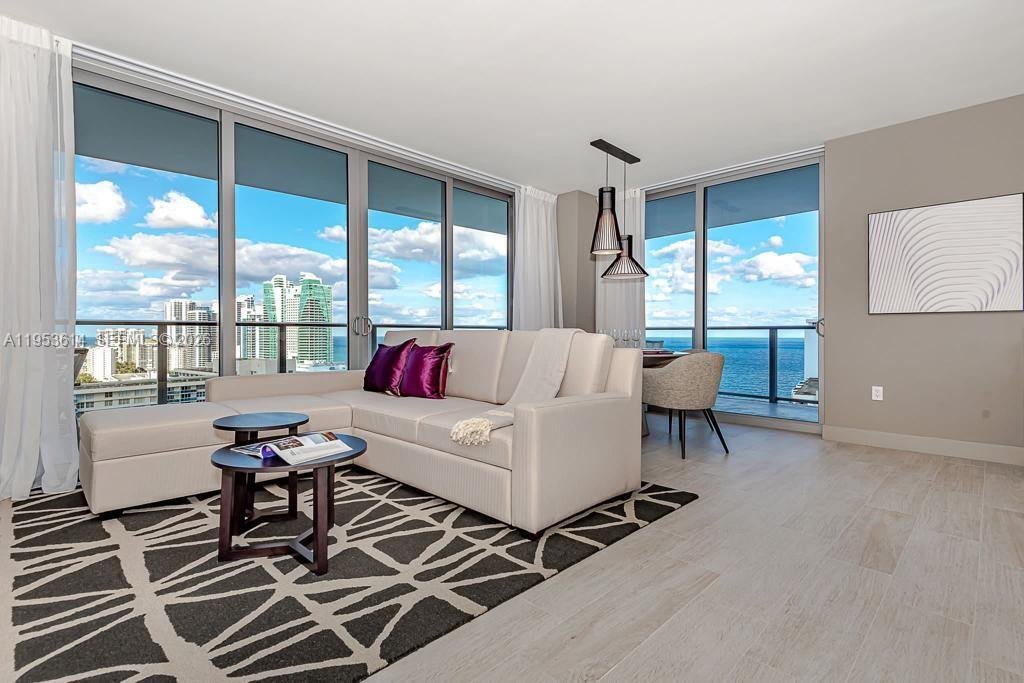 Condo in Hollywood, Florida, United States 3 - 17202313