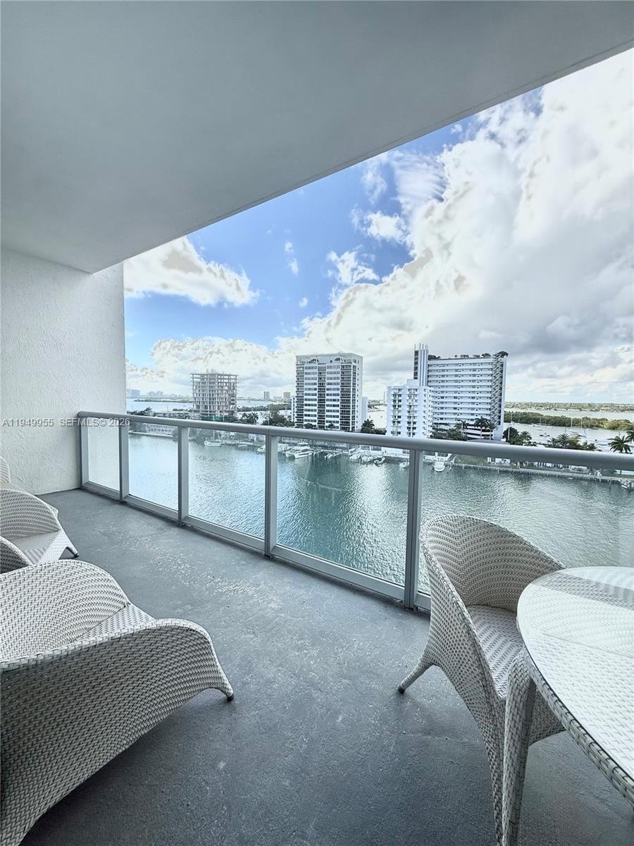 Condo in Miami Beach, Florida, United States 1 - 17202504