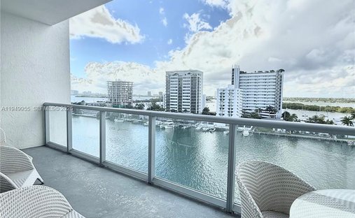 Condo in Miami Beach, Florida, United States 1