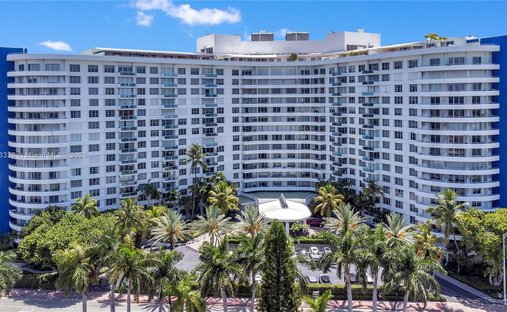 Condo in Miami Beach, Florida, United States 1