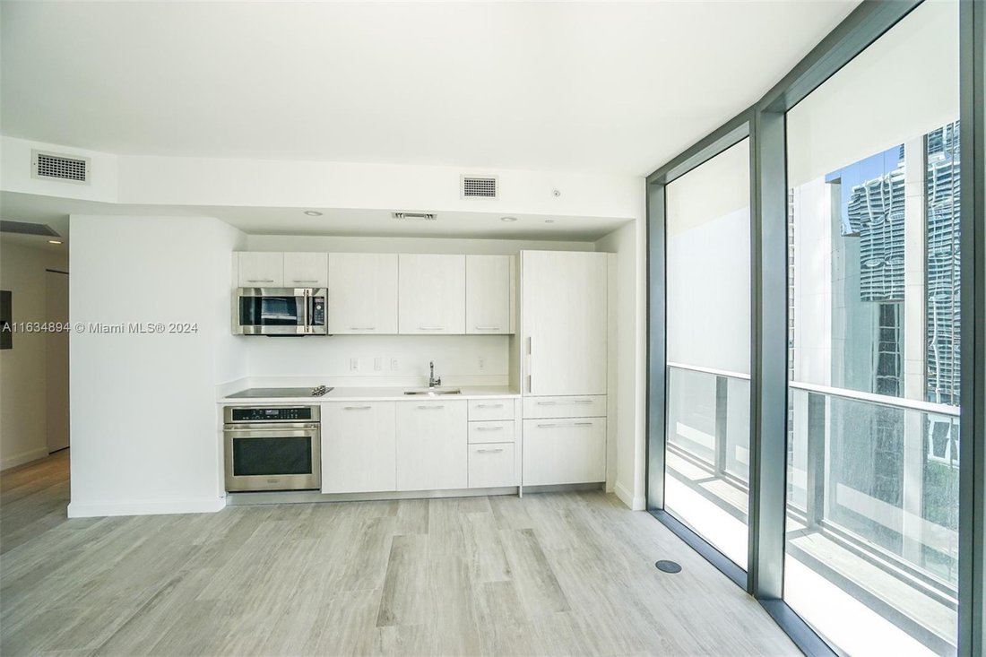 Condo in Miami, Florida, United States 3 - 17205239