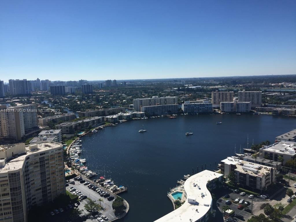 Condo in Hallandale Beach, Florida, United States 3 - 17206234