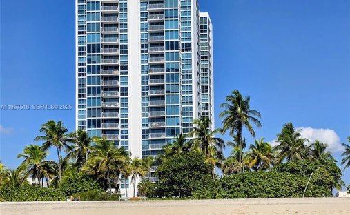Condo in Miami Beach, Florida, United States 1