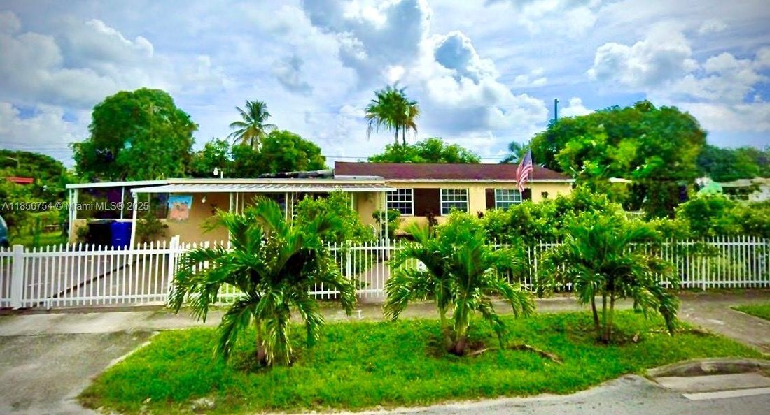 House in Miami, Florida, United States 1 - 17205054