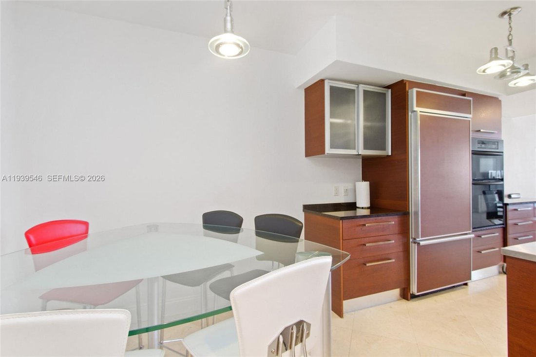 Condo in Hallandale Beach, Florida, United States 4 - 17203311