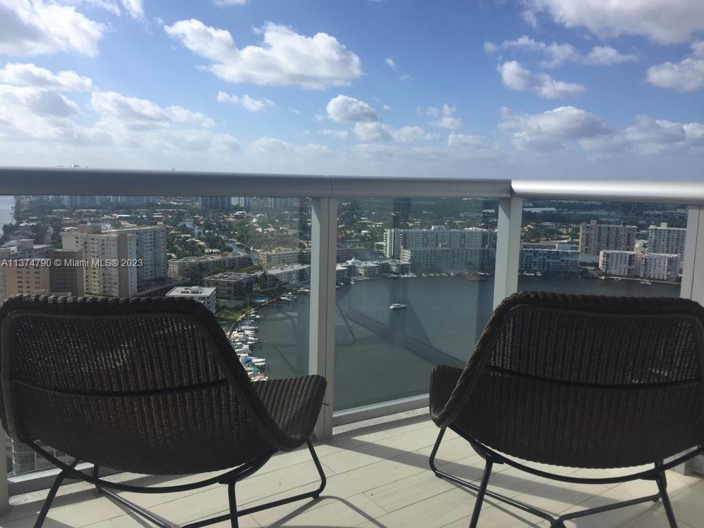 Condo in Hallandale Beach, Florida, United States 1 - 17206234