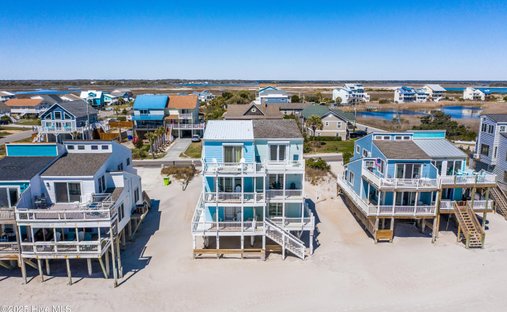 Townhouse in North Topsail Beach, North Carolina, United States 1